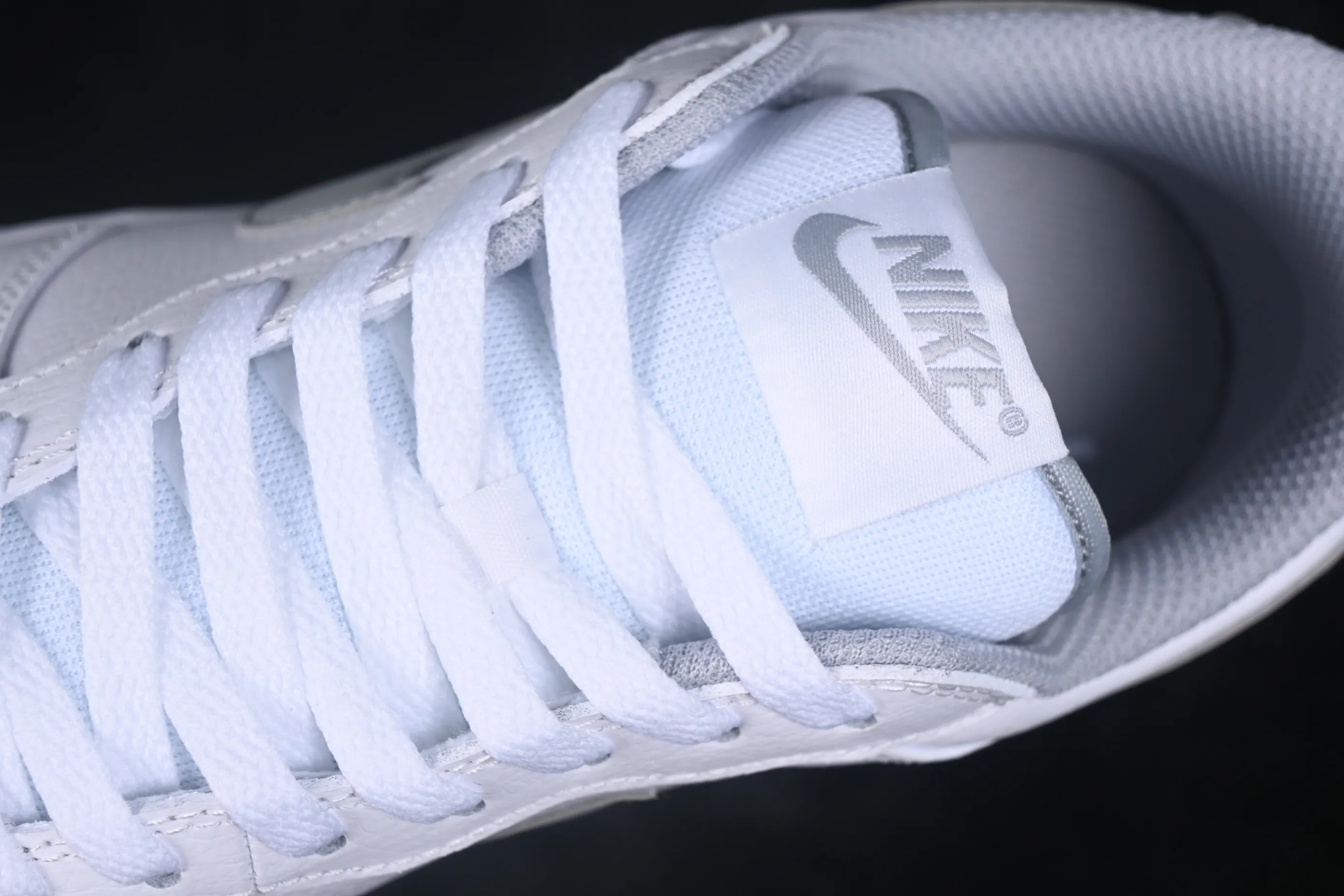 All categories Nk SB Dunk series Nk SB Dunk Low low-top sneakers Nike SB Dunk Low white gray low-top casual sneakers 355152-106